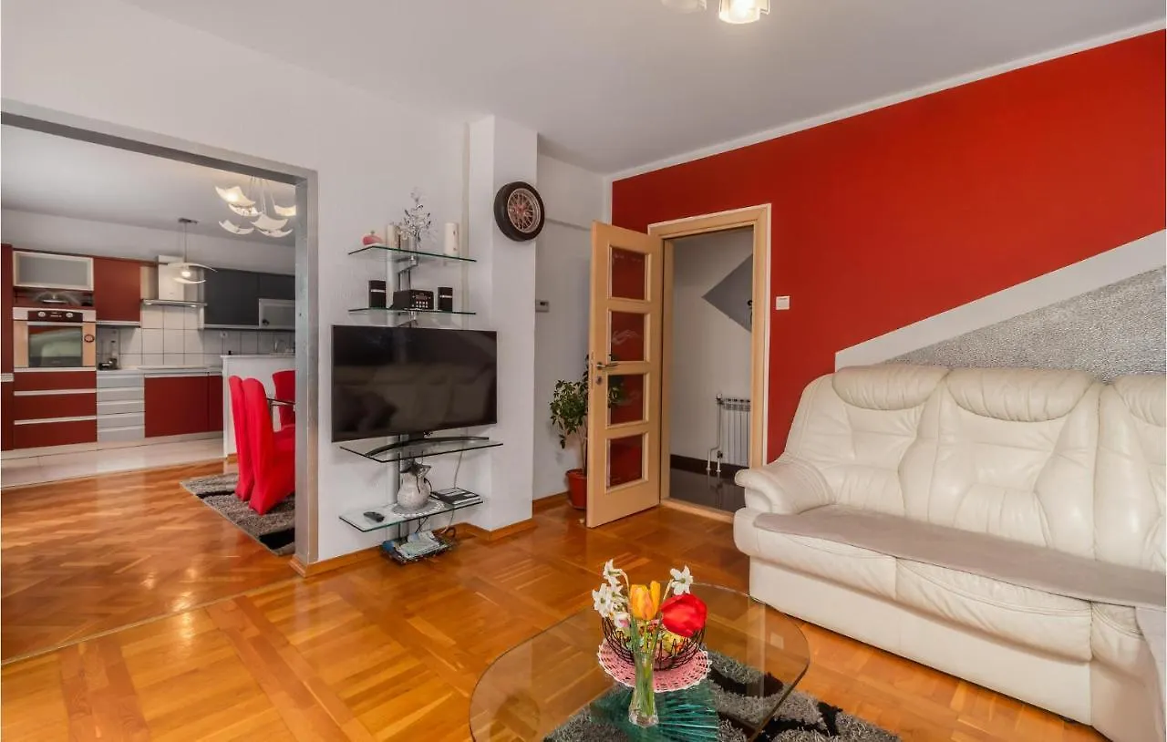Stunning Home In Lic With House A Panoramic View 0*,  Croatia